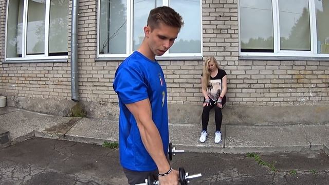 Как Накачать Бицепсы Новичку с Гантелями смотреть онлайн