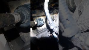 Как легко отвернуть болт шкива коленчетого вала на Daewoo Nexia