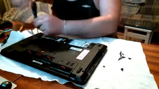 Assembling the laptop Packard Bell TS11 HR 380RU смотреть онлайн