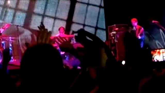 Океан Ельзи - Обійми (Тур Земля. Вінниця. 24.05.2013) смотреть онлайн