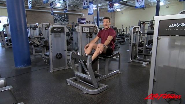 Тренажер "Голень горизонтально". Серия Hammer Strength Select смотреть онлайн