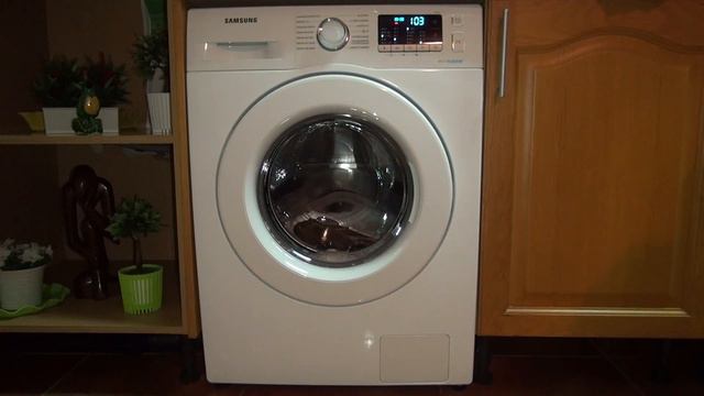 Lavar Sapatilhas sujas de óleo na Máquina de Lavar Roupa SAMSUNG WW70J5355MW смотреть онлайн