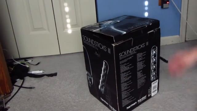 Harman/Kardon SoundSticks III Unboxing смотреть онлайн