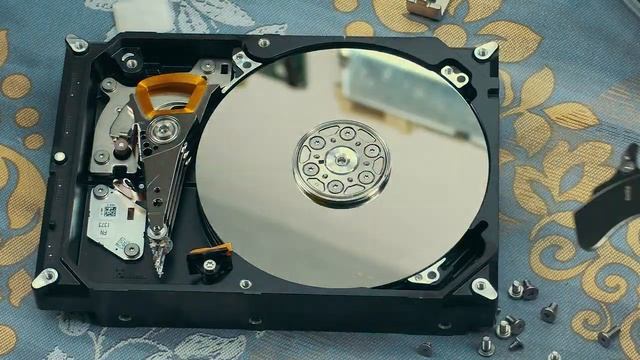 Разбор 2TB жесткого диска. Seagate Barracuda 2000GB. смотреть онлайн