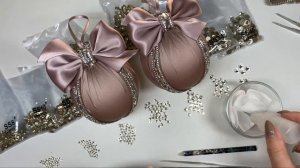 елочные игрушки своими руками. Клеим стразы.