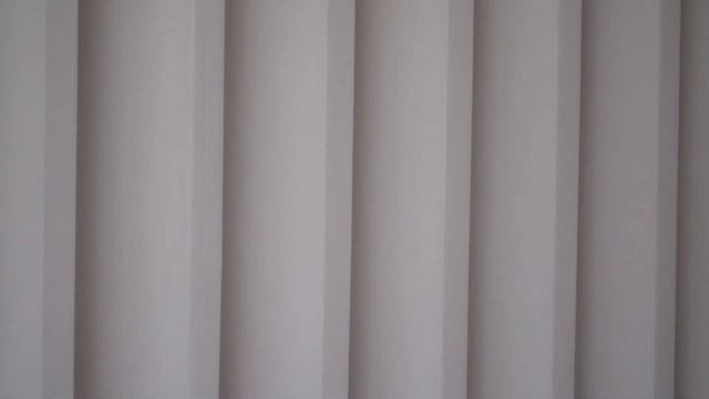 Рельефные панели Rifinitura Cannelure в простом частном интерьере. смотреть онлайн