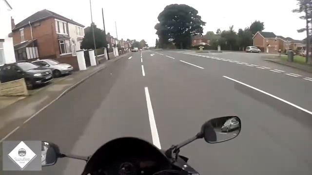 K5 GSXR 600 brief review, quickshifter & B5013 (NEAR MISS) смотреть онлайн