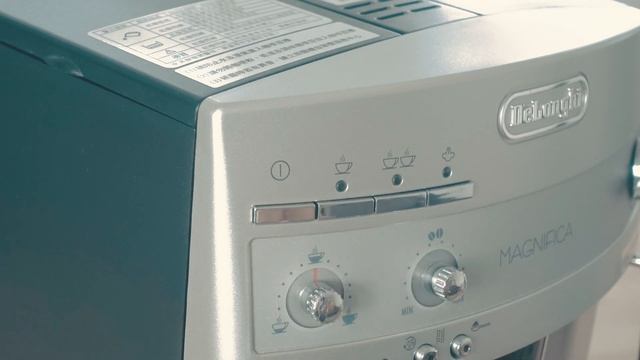 義大利Delonghi ESAM 3200有了全自動義式咖啡機，你家就是咖啡廳 смотреть онлайн