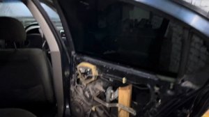 Собираем фишку центрального блока управления стеклоподъемников. Распиновка фишки. Nissan Cefiro.