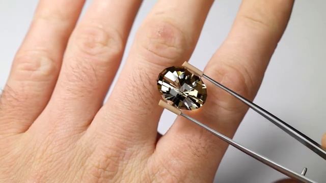 Дымтрин (дымчатый цитрин) 18,5*13,5*11,0 смотреть онлайн