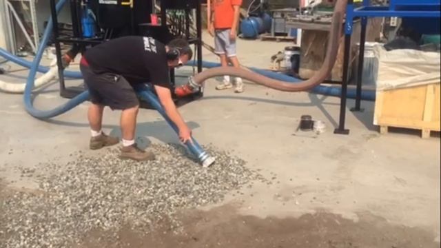 IVAC Industrial Vacuum Pumping Sandblast Sand or Media смотреть онлайн