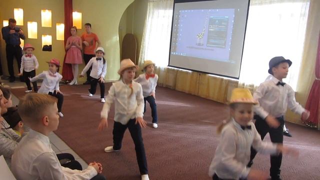 Школа "ЭйдоС". Парад искусств 2016. Танец со шляпами смотреть онлайн