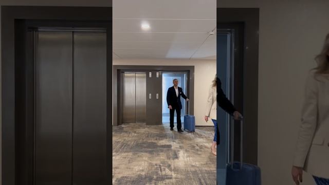 А можно меня всегда так в отелях встречать? ?Hotel Kostas, Saint Petersburg смотреть онлайн