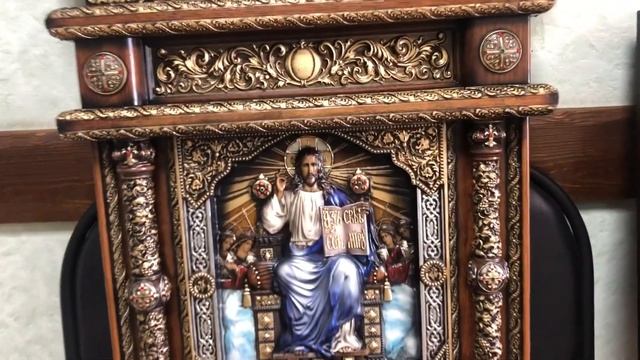 Икона Резная Господь Вседержитель на троне https://iconarezba.ru смотреть онлайн