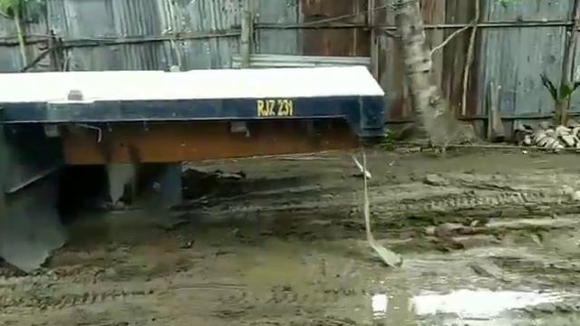 Fuso Super Great and Isuzu 10pc 10 wheelers Vs. Mud смотреть онлайн