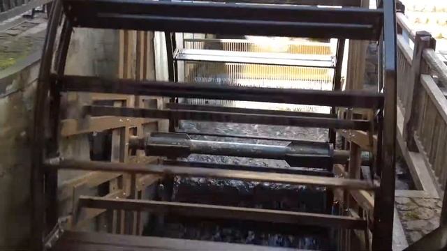 Колесо водяной мельницы смотреть онлайн