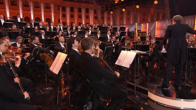 Vienna Philharmonic – Bernstein: Symphonic Dances from West Side Story: Somewhere (SNC 2021) смотреть онлайн
