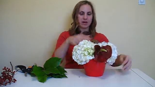 DIY Wedding Centerpeice - Hydrangea and Berries смотреть онлайн