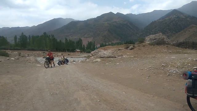 Въезжаем в Бадахшан смотреть онлайн