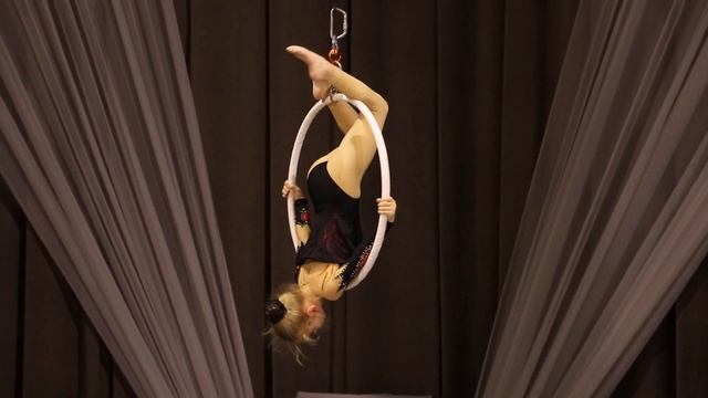 Цирк-студия "Жар-птица" - Киселева Ксения, 7 лет. Дебют. смотреть онлайн