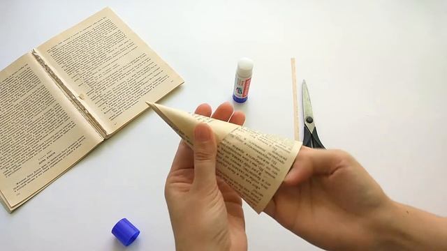 Делаем упаковку для подарков из ненужных книг | Книжный DIY. Часть 1 смотреть онлайн