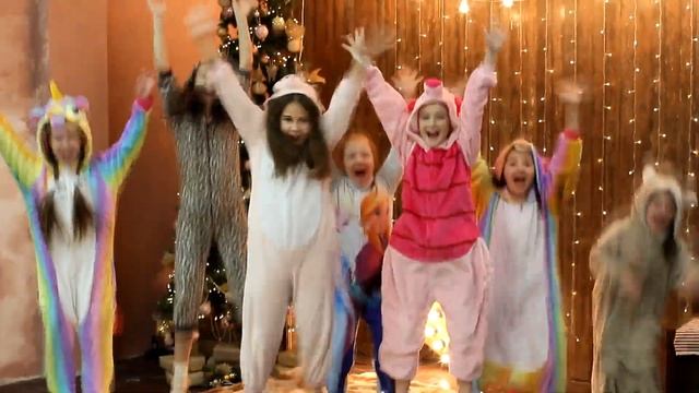 Kigurumi Party Фотосет в пижамках BackStage смотреть онлайн