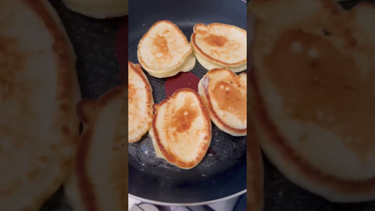 Оладушки с припеком / Банановые оладушки смотреть онлайн