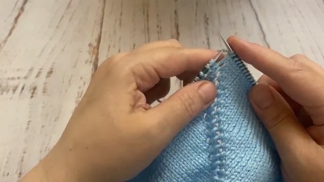 ЖИЛЕТ СПИЦАМИ на ребенка 1-1,5 года // Детская жилетка безрукавка связанная спицами смотреть онлайн