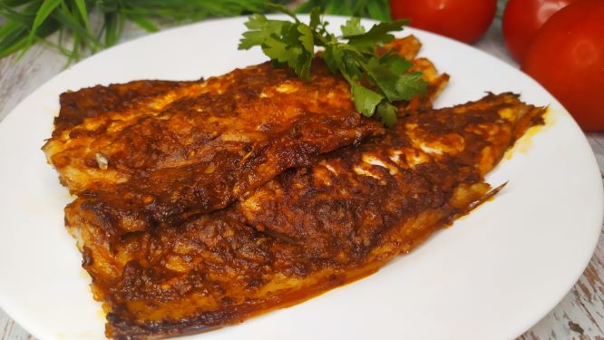 СКУМБРИЯ запеченная ПАПРИКОЙ и чесноком! ВКУСНО и ПРОСТО! смотреть онлайн