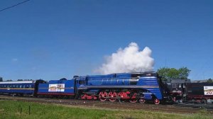 Паровоз П36-0032 с "Рускеальским экспрессом"