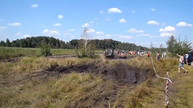Грязевой ДРАГ UAZ-Suzuki Samurai 9-й ФЕСТИВАЛЬ 4х4 - 25-26-27 ИЮЛЯ - 9-Й OFF-ROAD-FREE-FEST 2014 смотреть онлайн