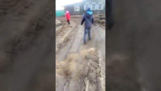 Дети записали обращение к Андрею Бочарову по дороге в Разгуляевке смотреть онлайн