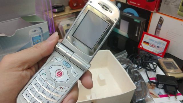 Samsung Sgh V200 nhà mạng T-Mobile смотреть онлайн