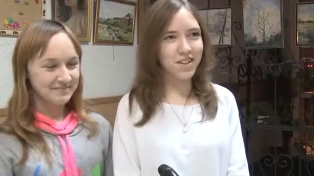 Выставка картин, посвященная Дню матери, открылась в Альметьевске смотреть онлайн