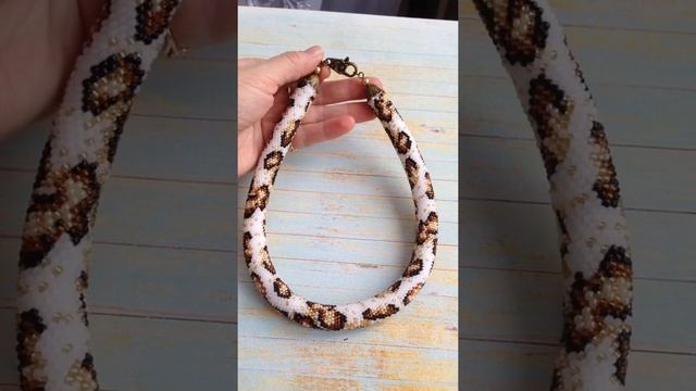 Жгут-колье из чешского бисера Пятнистый питон. смотреть онлайн