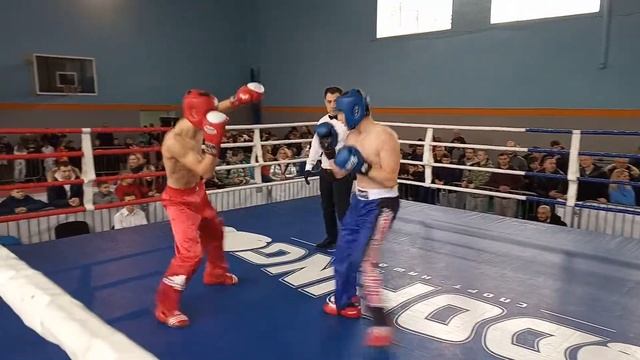 Абрамович Роман(red) Vs Бондар Ігор (blue) 1р.