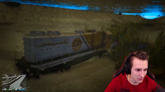 ПОЕЗД СОШЕЛ С РЕЛЬС И НАЧАЛ КРУШИТЬ ГОРОД! ТРОЛЛИНГ В ГТА 5 ОНЛАЙН (GTA 5 ONLINE) смотреть онлайн