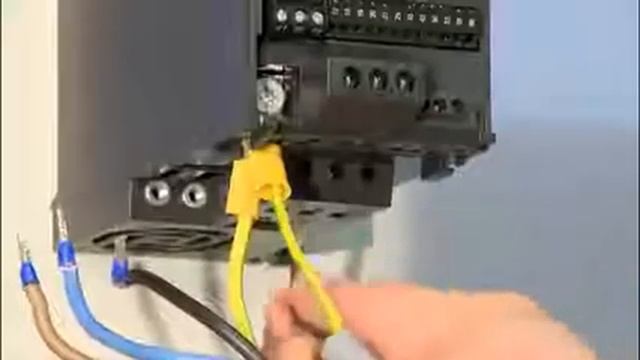 Ввод в эксплуатацию преобразователя частоты VLT® Micro Drive FC 51 смотреть онлайн