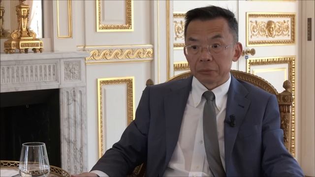 ENTRETIEN AVEC SON EXCELLENCE LU SHAYE, AMBASSADEUR DE LA RÉPUBLIQUE POPULAIRE DE CHINE EN FRANCE смотреть онлайн