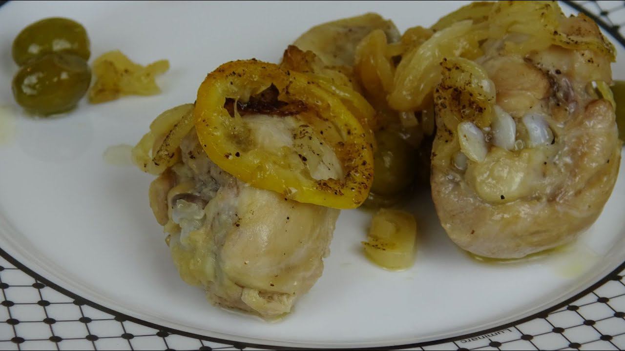 Куриные ножки с лимоном, луком и оливками. смотреть онлайн