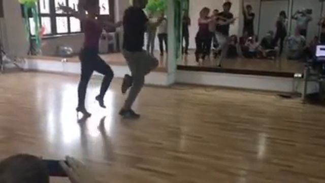 Bachata Fusion & Bodywork - Rueda Rueda - Maria y Radek смотреть онлайн
