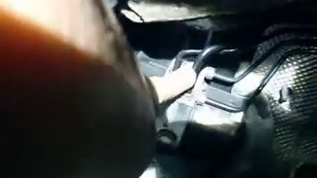 VW TOURAN ABS COMPUTER BEFORE REMOVE STEP.2 смотреть онлайн