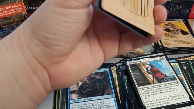 Распаковка дисплея сет бустеров MTG издания Commander Legends: Battle for Baldur's Gate смотреть онлайн