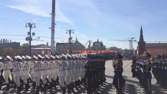 Китайцы поют песню Катюша! на генеральной репетиции парада победы.. смотреть онлайн