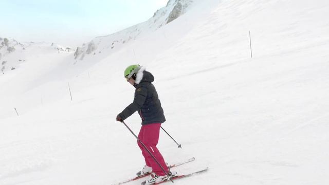 Enjoy the majestic slopes at Club Med Tignes Val Claret - French Alps смотреть онлайн