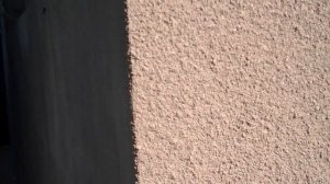 Почему сыпится "шуба" сразу после нанесения на фасад?