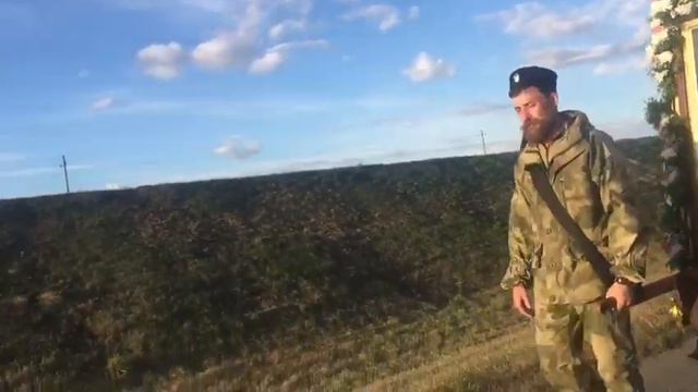 Аист сопроводил крестный ход. Могилев-Белыничи. 24 апреля 2020 г смотреть онлайн
