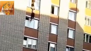 Женщина упала из окна в Нижнекамске на ул.30 лет Победы.