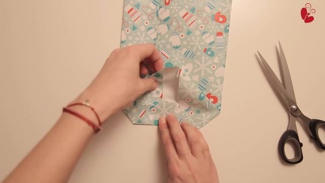 Как упаковать подарок Самый простой способ | шортики МанифТВ смотреть онлайн