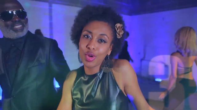 BLACK BUKAN Feat BETTY G - SEREZO смотреть онлайн